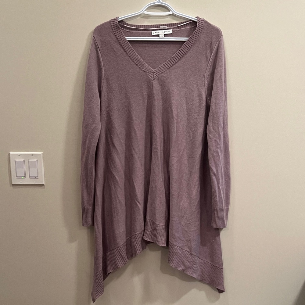 Larry Levine V-Neck Asymmetrical Hem Sweater - Purple